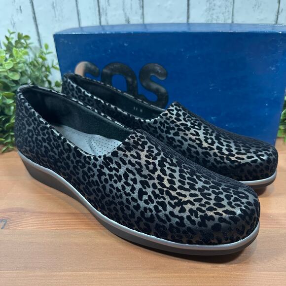 SAS Bliss Women's Slip On Wedge Black Leopard Size 11 Narrow - Picture 2 of 9
